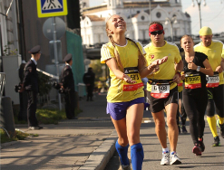 Староста 3-го курса Анастасия Шутова приняла участие  в Московском марафоне и пробежала 42,195 км по самым красивым улицам столицы!