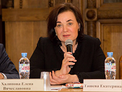 Декан факультета, профессор Е.В.Халипова